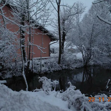 Holliday House Kaskade Otuce Chalet